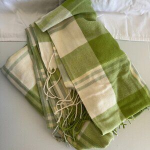 Battilo Green and White Plaid Throw Blanket Soft Fringe 50 x 60 Inches